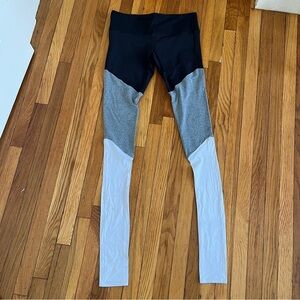 Port De Bras Colorblock Leggings in Black, Gray, and White M